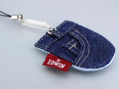 Cleaner for cell phone display