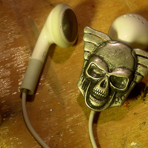 earbud bizarre
