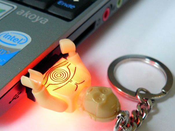 16GB USB Micro Stick in a new limited collector Model golden Droid