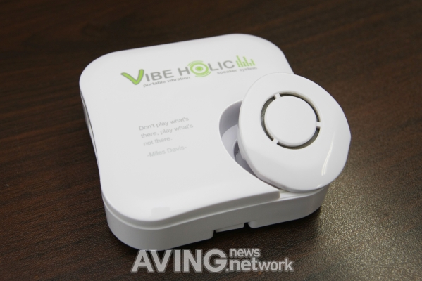 A new concept of portable vibration speaker system 'Vibeholic'