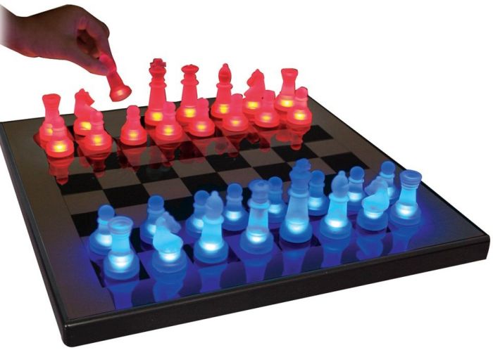 Led Glow Chess Set in Blue / Red Led Glow Chess Set in Blue / Red
