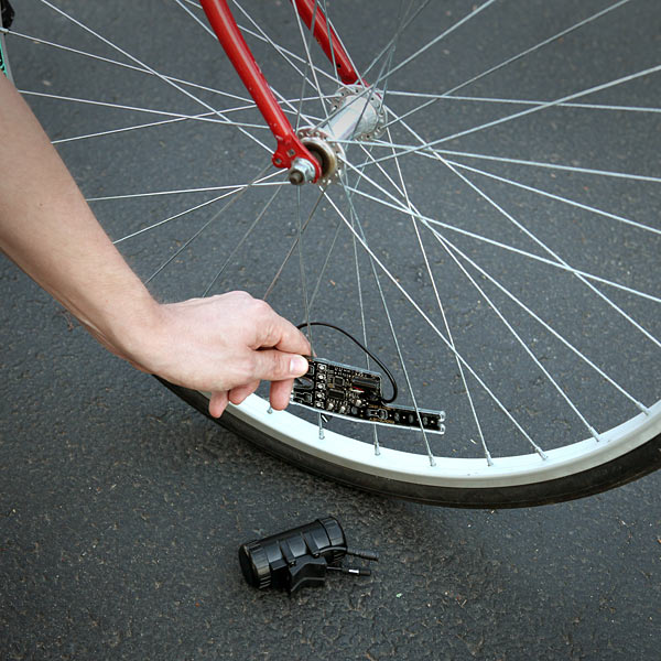 eb7e_monkey_light_8_bit_bike_wheel_light_install