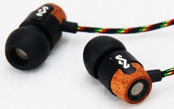 In-Ear Headphone with 3-Button Apple Mic In-Ear Headphone with 3-Button Apple Mic