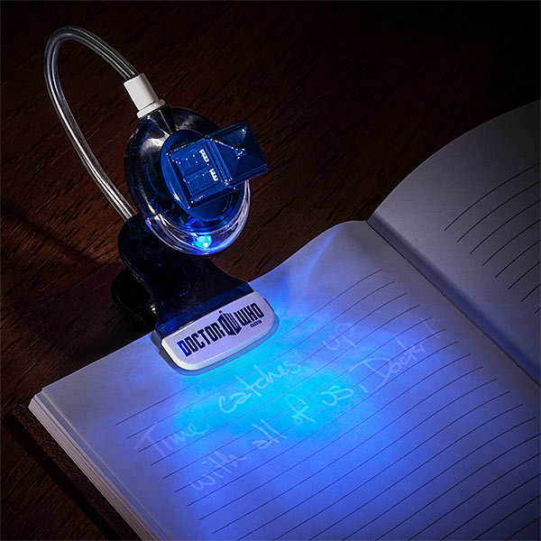 eec2_tardis_book_light_blacklight