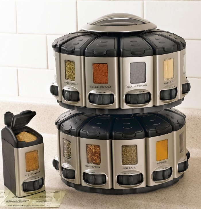  Space-Saver Spice Carousel With Built- In Measures