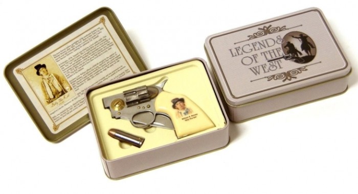 Billy the Kid Gun and Bullet Knife Set: Frontier Enthusiast's Collectible