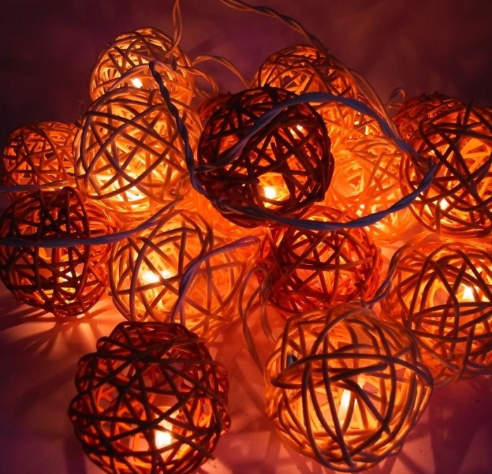 20 Mixed Colours Rattan Ball String Lights - PT02 Computer Powered Christmas Lights (USB) Frosted White