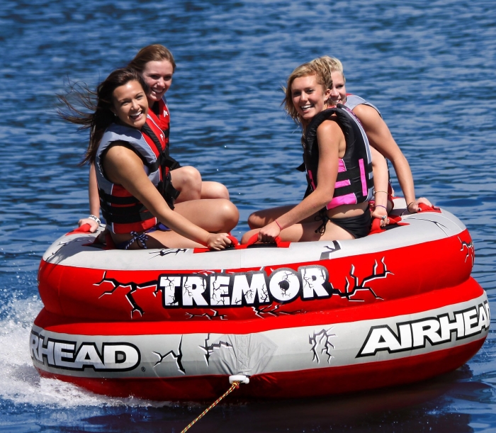 Airhead AHTM-4 Tremor 1-4 Person Towable Tube   Amazon.com   Automotive - PT01