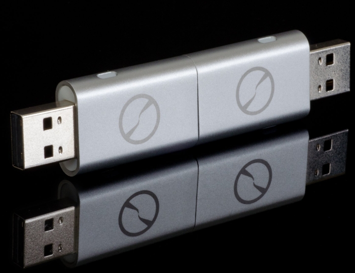 Amazon.com iTwin Connect - Zero-config Public VPN + Private VPN USB Device (Silver) - PT01